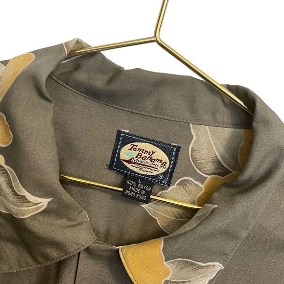 Tommy Bahama Rayon Floral Hawaiin Button-Down Short Sleeve Shirt Size Large - Picture 3 of 9